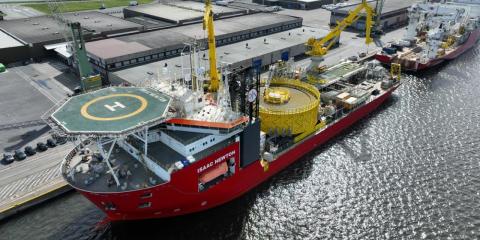 cable laying vessel Isaac Newton is preparing for the project in Ostend