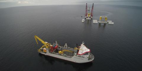Eerste fundering voor offshore windpark Kriegers Flak geïnstalleerd in Denemarken
