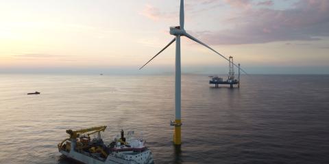 Transport & installatie 2 offshore windturbines