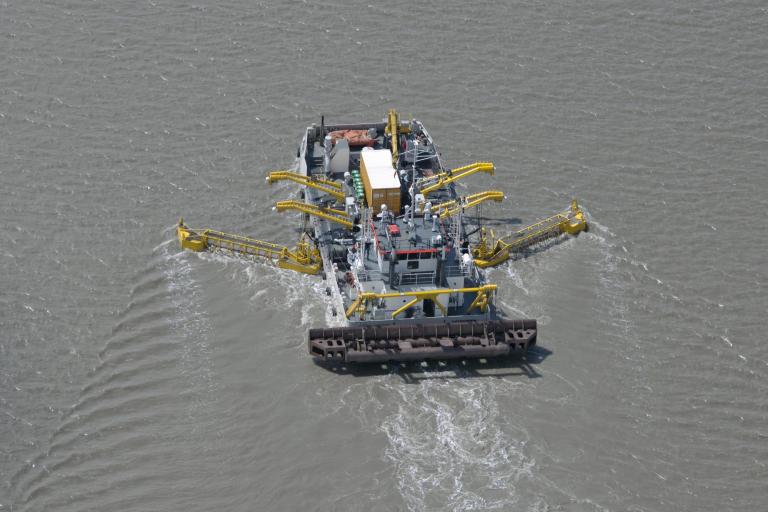 Oil Recovery Vessel